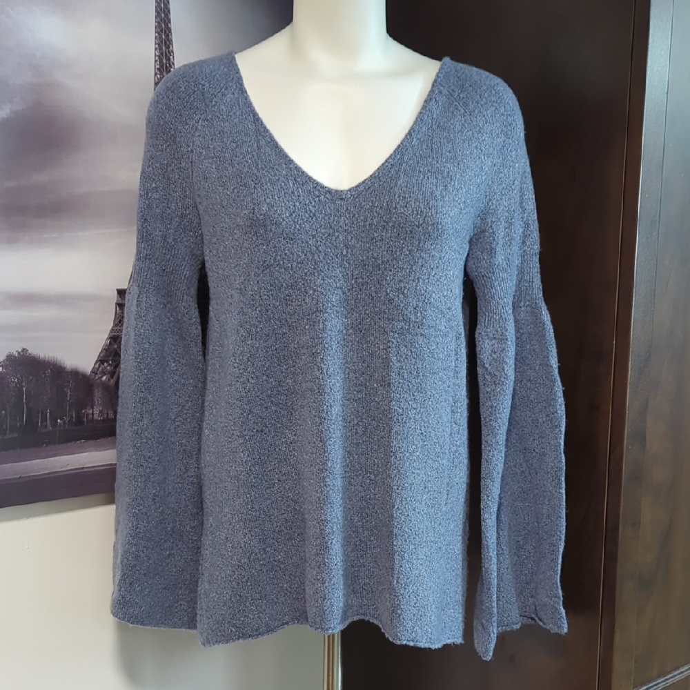Hinge Heather Blue V-Neck Sweater